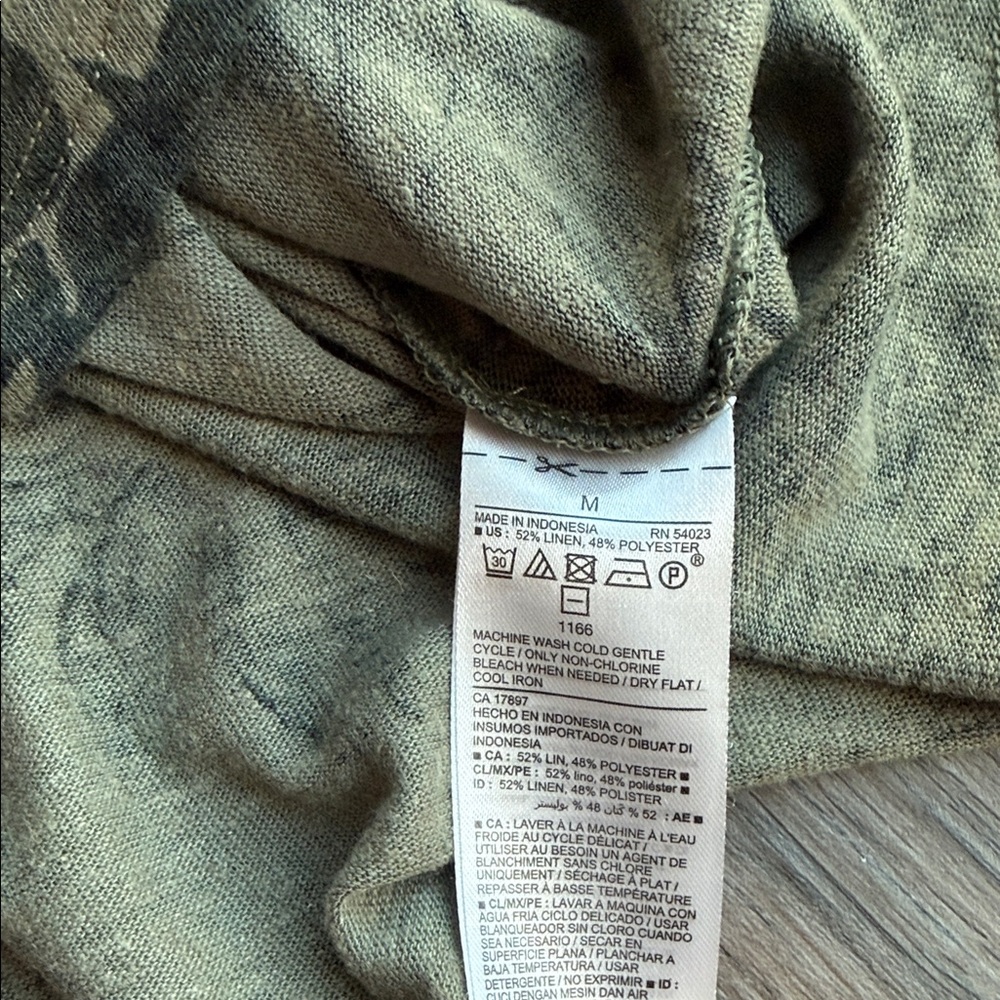 Old Navy Black and Tan Leaf Print Tank Top - Picture 4 of 8